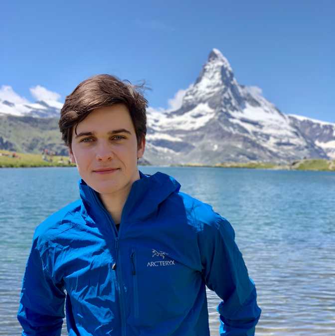 Vergrösserte Ansicht: Patrice Becker mit Matterhorn im Hintergrund