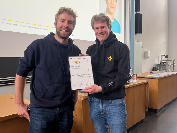Johannes Göttle (VIS) and award recipient Prof. Johannes Lengler.