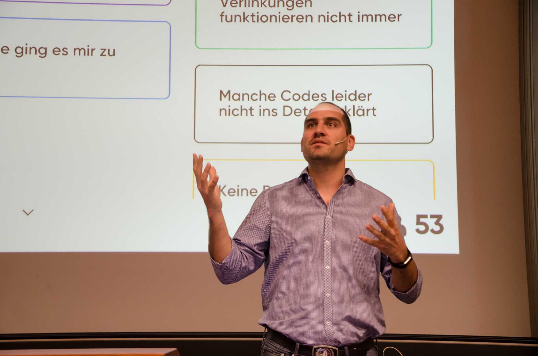 Hermann Lehner receives anonymous feedback on the first excercise in Code Expert from first-year students of Environmental Engineering and Geospatial Engineering.