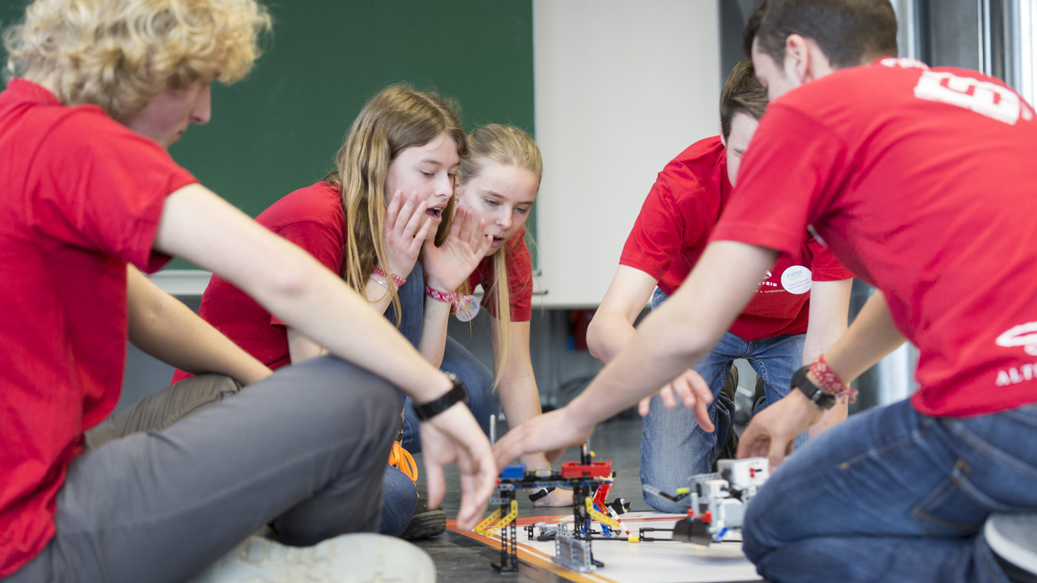Enlarged view: First Lego League, young minds in action