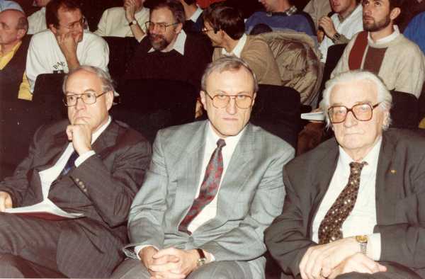 Walter Gander (Mitte) mit den Ehrendoktoren Konrad Zuse und Professor Frederick Brooks, 1991.