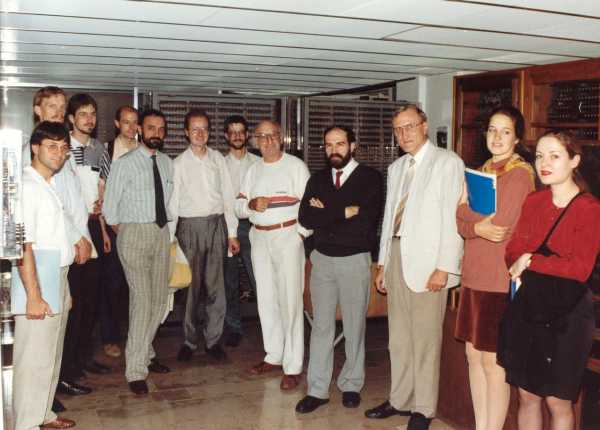 Besuch der Computerabteiung des Deutschen Museeums in München: Walter Gander (dritte Person v. rechts) mit dem Institut für Wissenschaftliches Rechnen, 1991