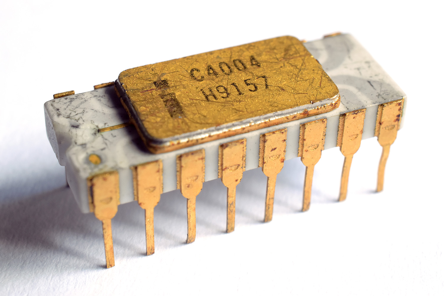 Intel 4004 microprocessor. Photo: Thomas Nguyen