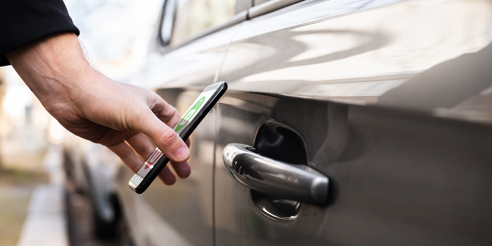 Opening the car door with mobile phone