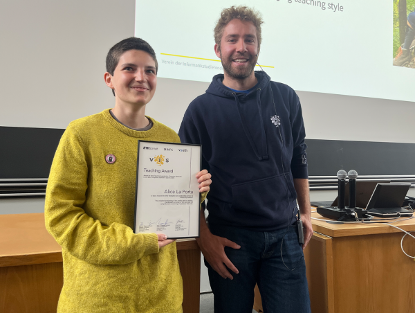 Award recipient Alice la Porta and Johannes Göttle (VIS).